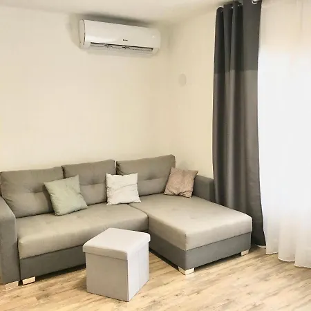 Apartment Dombay House *